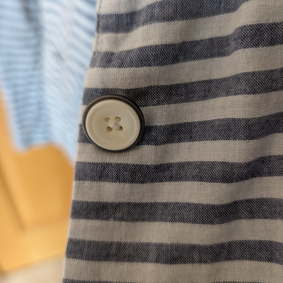 GAP Women's Blazer in Gray and White Stripes - Picture 7 of 7